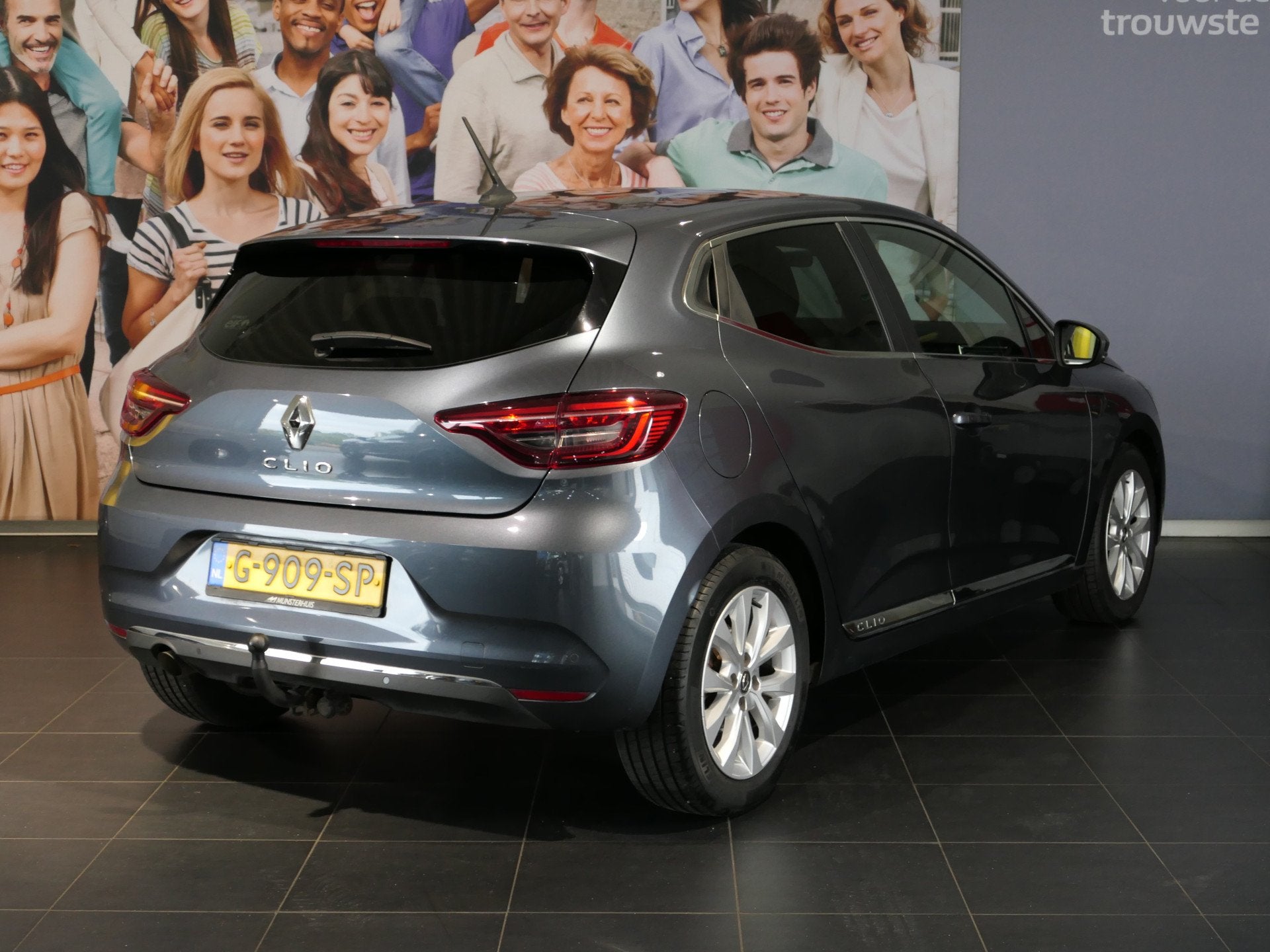Renault Clio 1.3 TCe Intens *Dealer onderhouden!* - Trekhaak, Dealer onderhouden, Gebruikt, 4 cilinders, 1133 kg