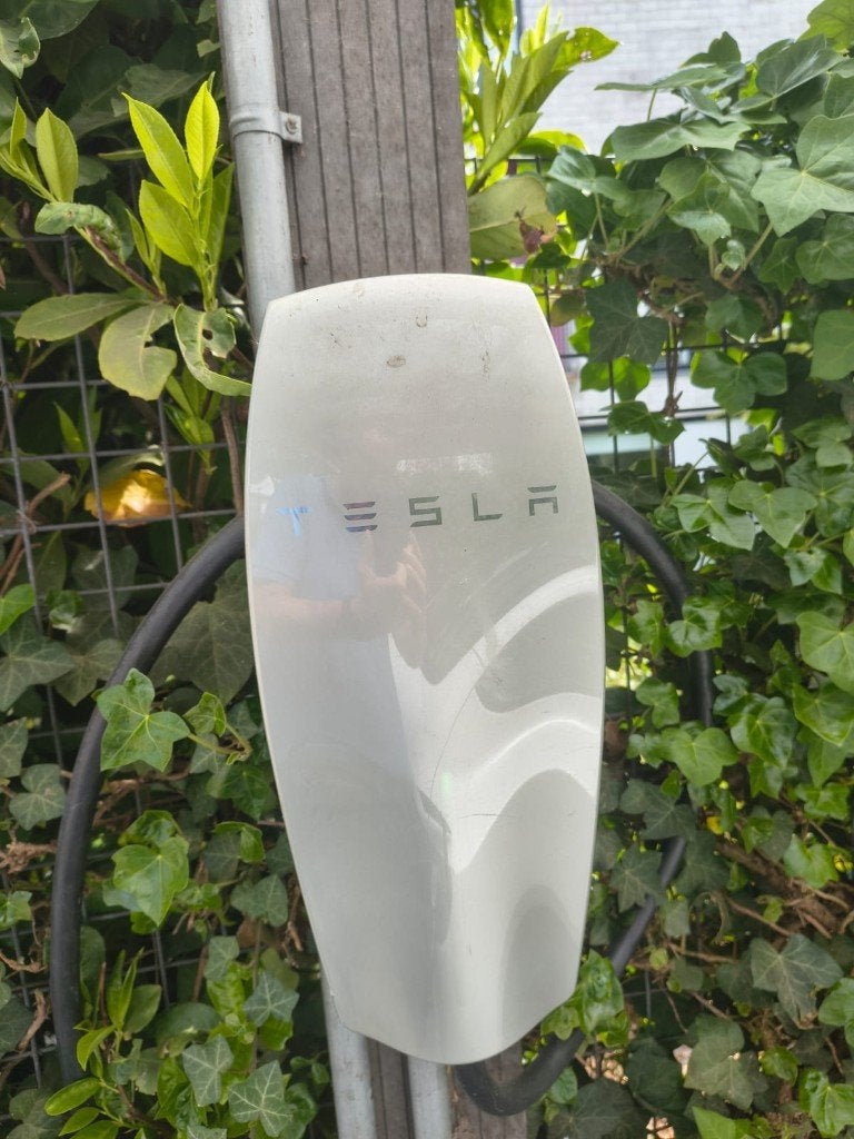tesla wall connector gen 2 voor onderdelen, Auto diversen, Laadpalen, Ophalen, Gebruikt, Laadpaal en Laadkabel