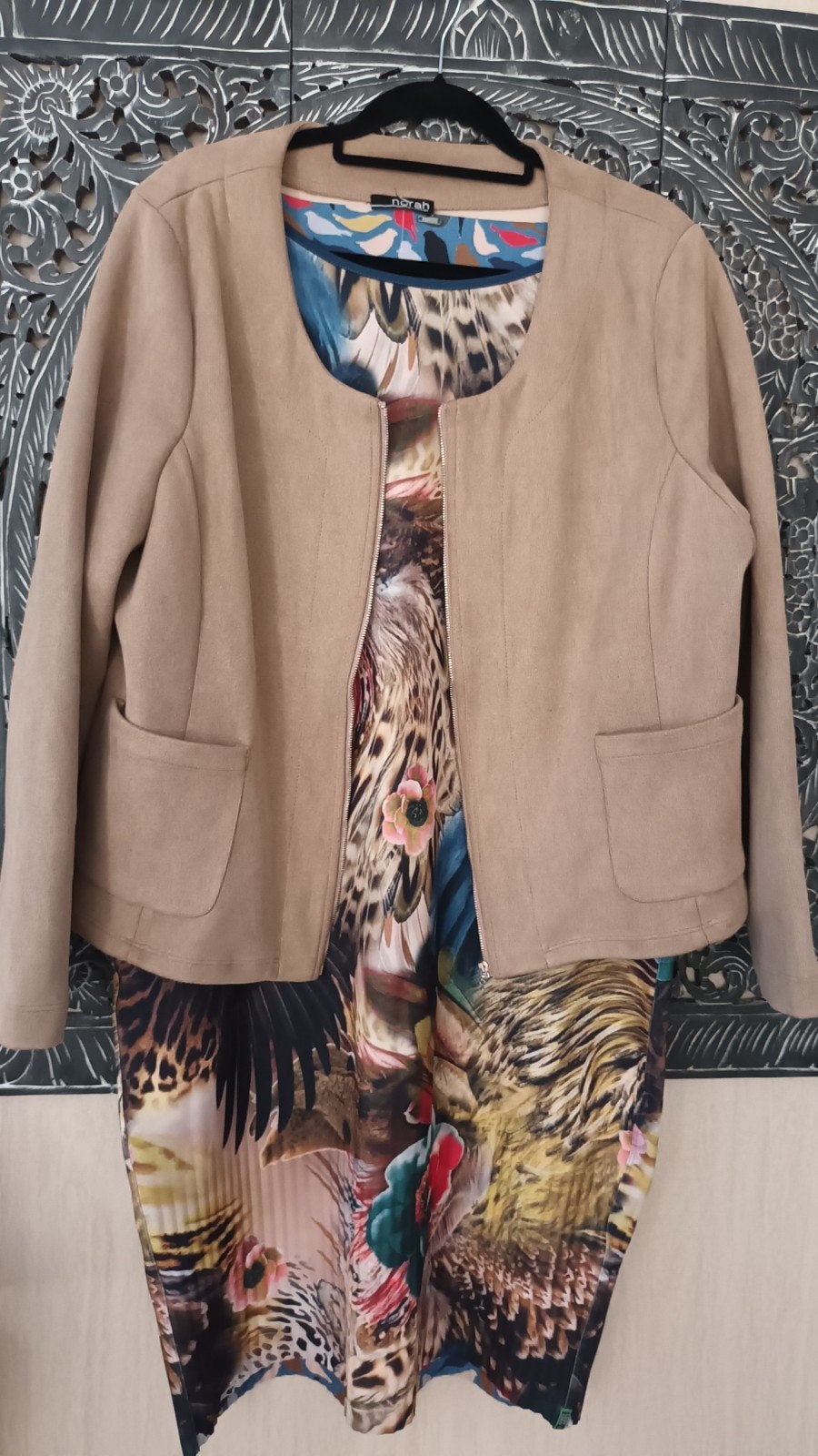Norah suedine stretch jasje maat 46/48, Beige, Maat 46/48 (XL) of groter, Ophalen of Verzenden, Zo goed als nieuw