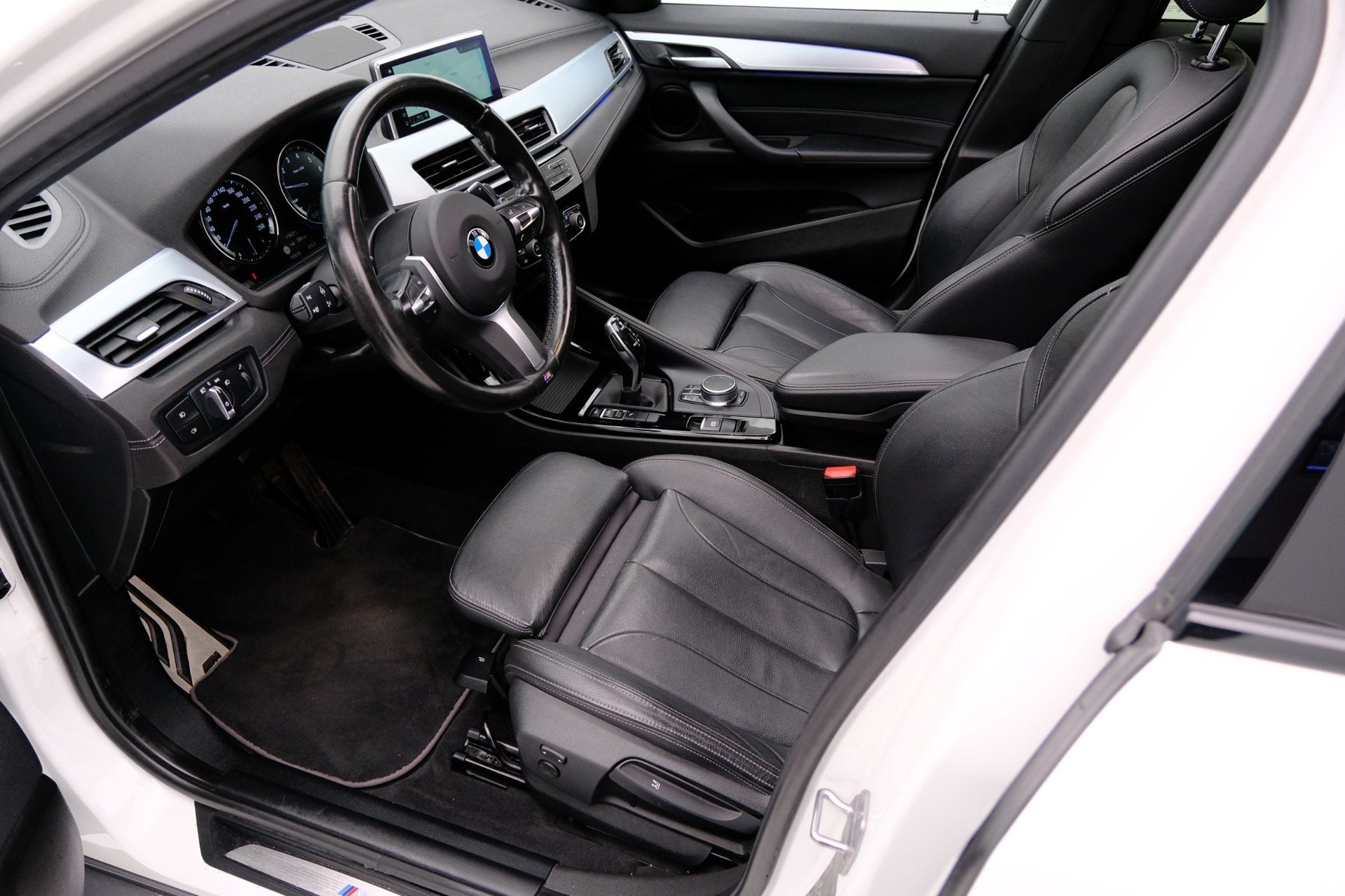 BMW X2 SDrive20i M Sport Aut. Pano|Leder|Cam|Sportstoelen|LM, Auto's, X2, Euro 6, 1435 kg, Wit