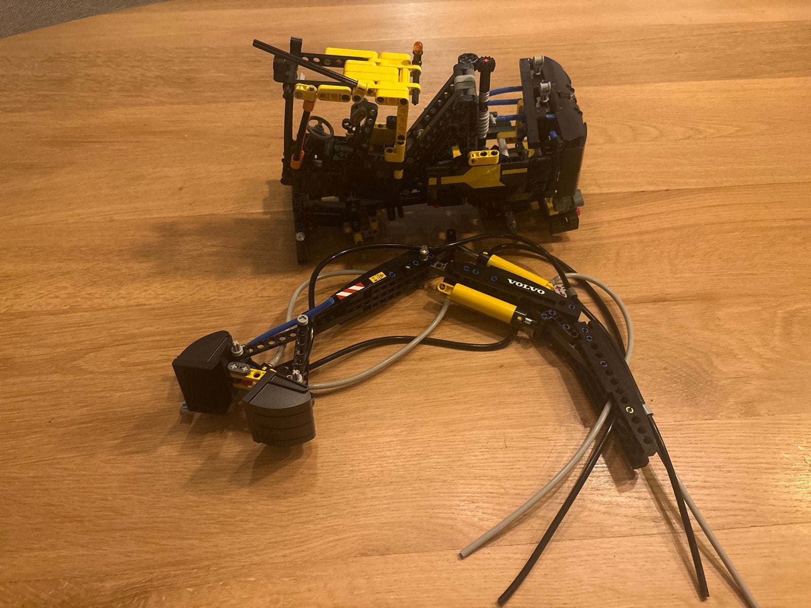 Lego Technic Volvo Graafmachine (deels gemonteerd), Ophalen of Verzenden, Gebruikt, Overige merken