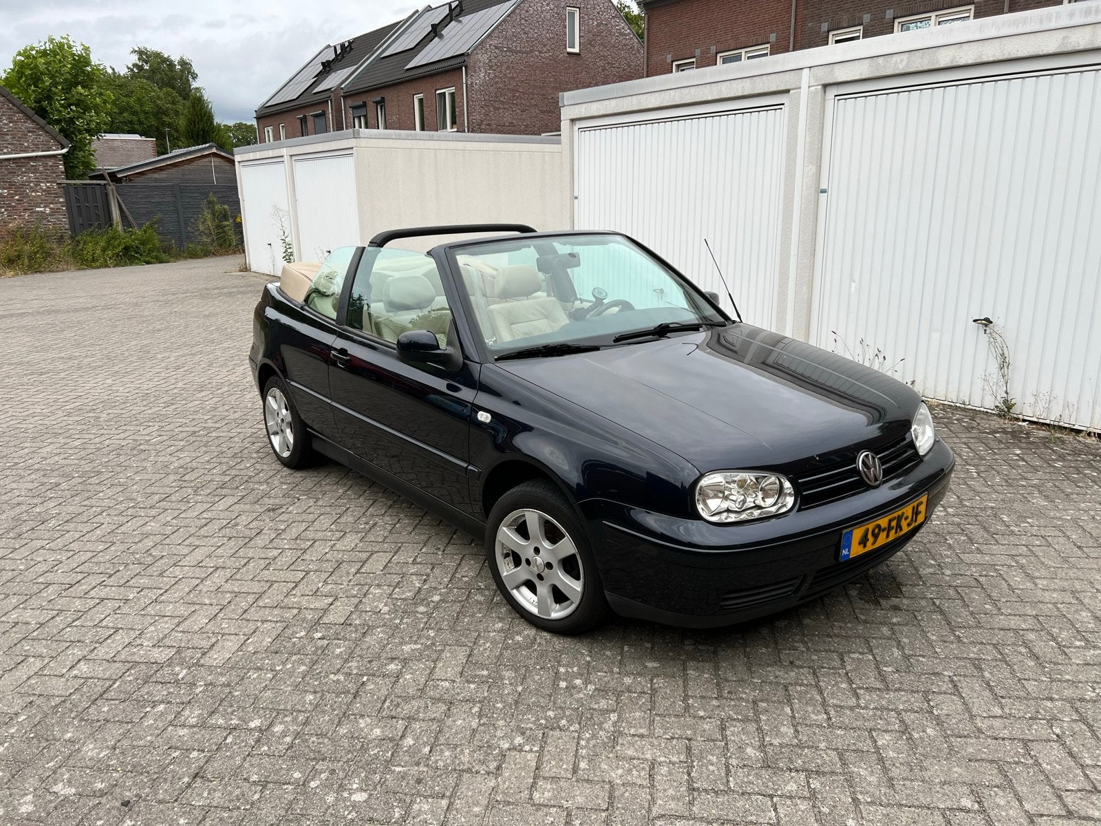 Volkswagen Golf 1.8 Cabriolet 66KW 2000 Blauw, Auto's, 4 cilinders, Cabriolet, Origineel Nederlands, 1200 kg