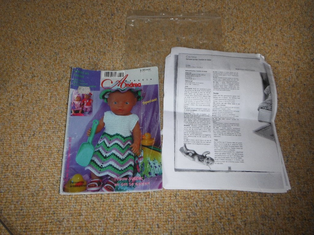 brei en haakboekje voor poppenklertjes, Ophalen of Verzenden, Gebruikt, Breien of Haken, Patroon of Boek