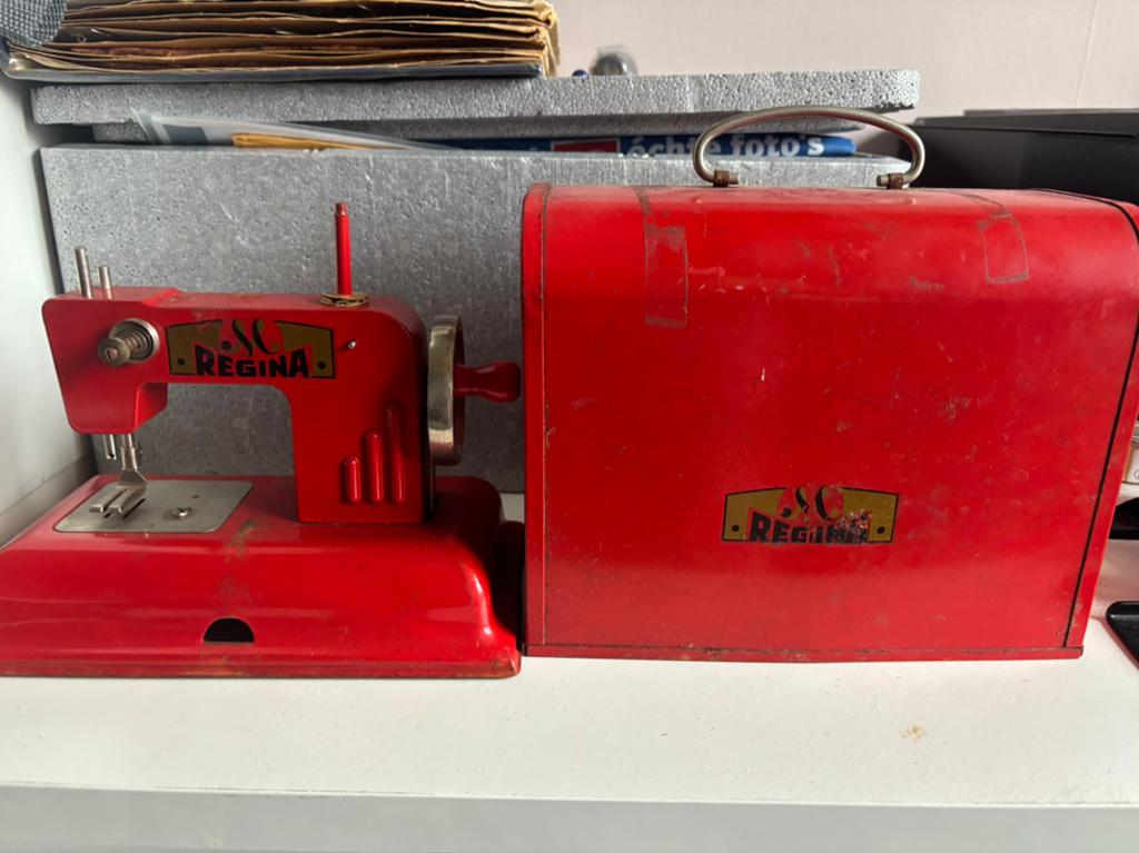 Verzamelaars naaimachine Regina, Ophalen of Verzenden