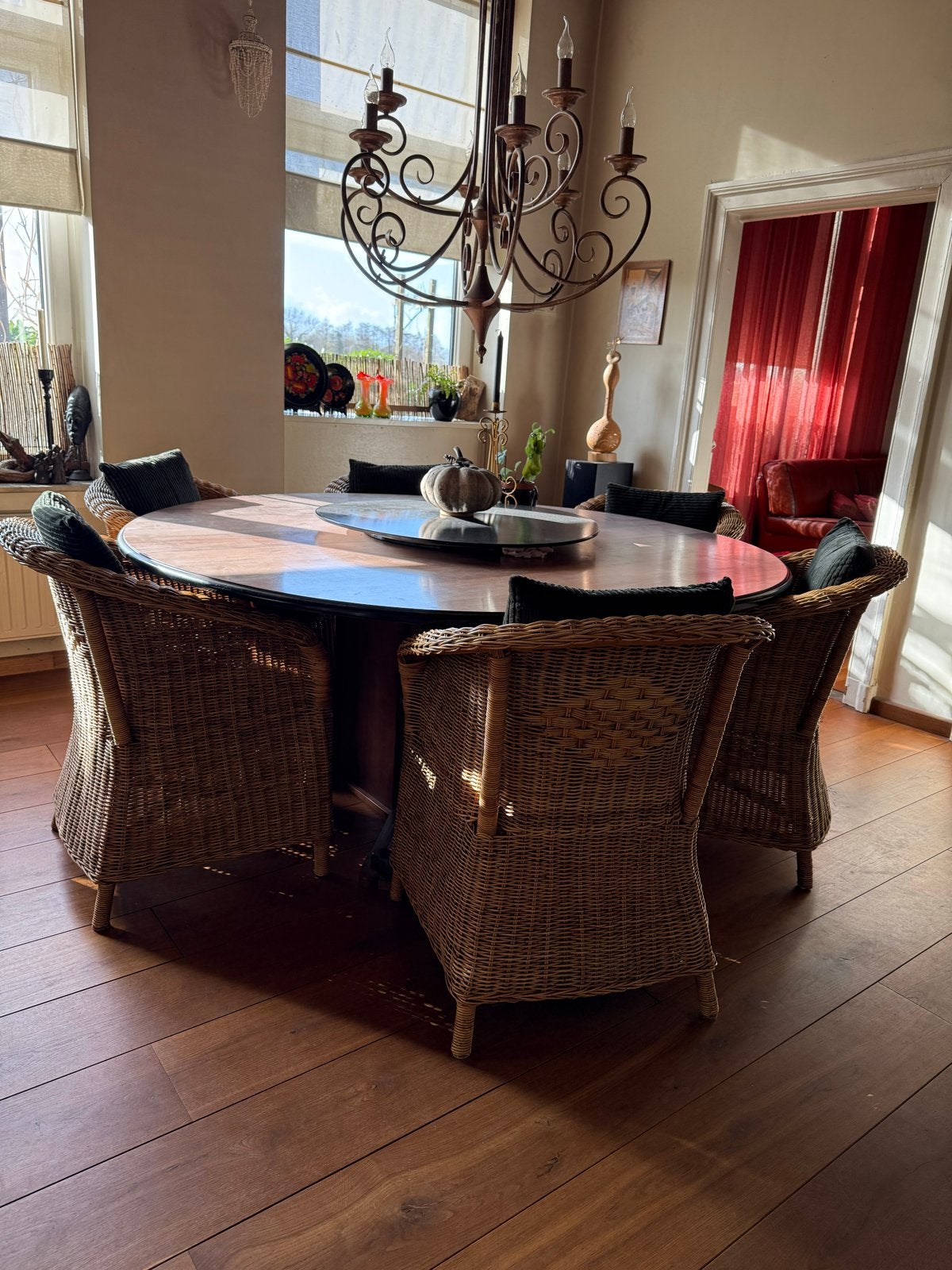 Unieke ronde eettafel 180cm. met 6 rotan stoelen, Ophalen, Gebruikt, 100 tot 150 cm, Rond