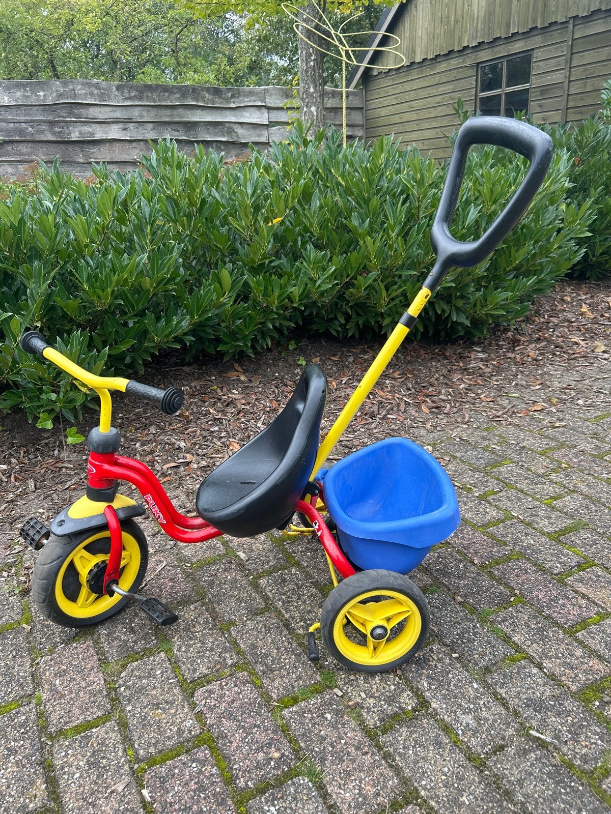 Puky driewieler met duwstang en kiepbakje, Ophalen, Gebruikt, Terugtraprem, Duwstang