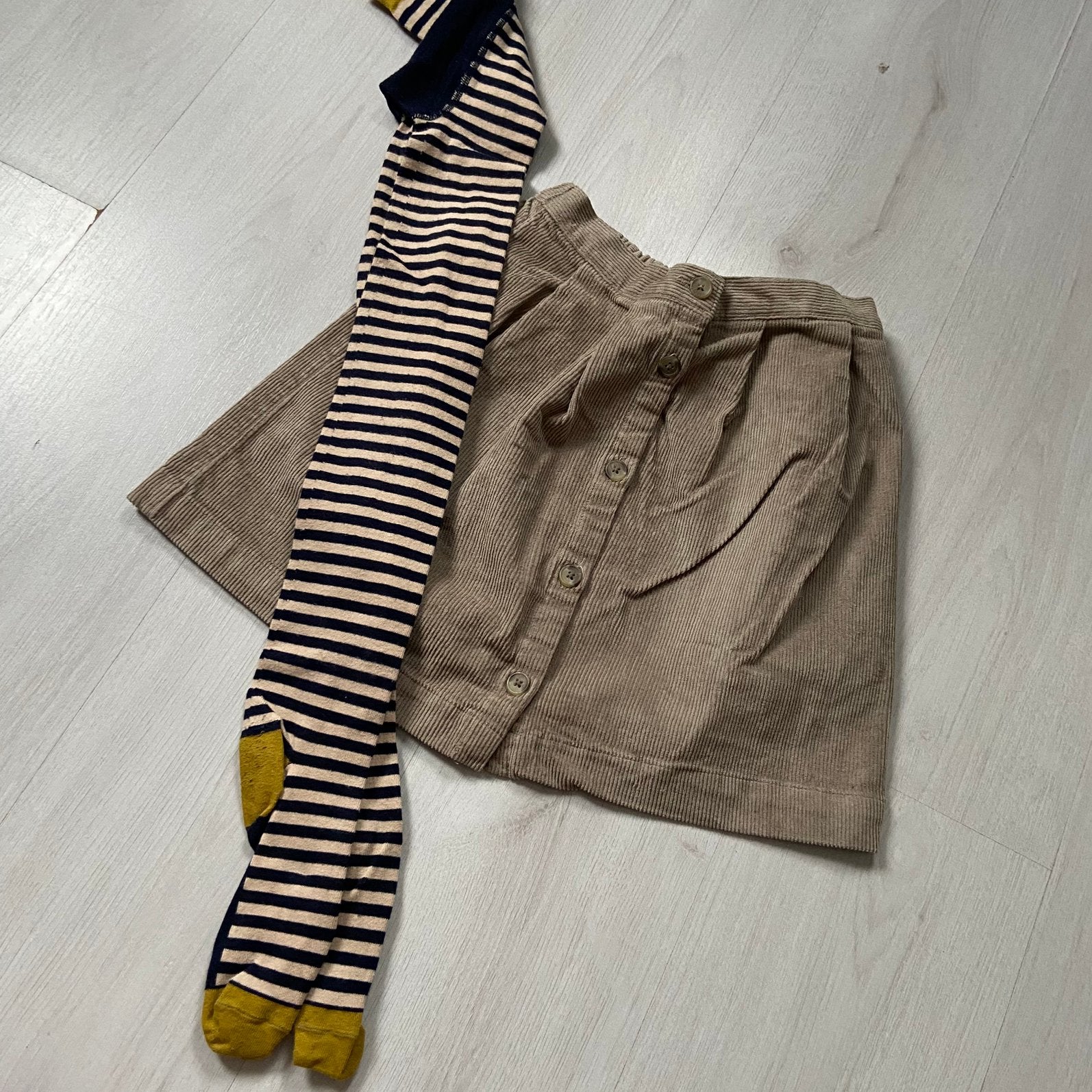 H&M ribrokje mt 140 + gratis gestreepte ROOM SEVEN maillot, Verzenden, Zo goed als nieuw, Meisje, Jurk of Rok