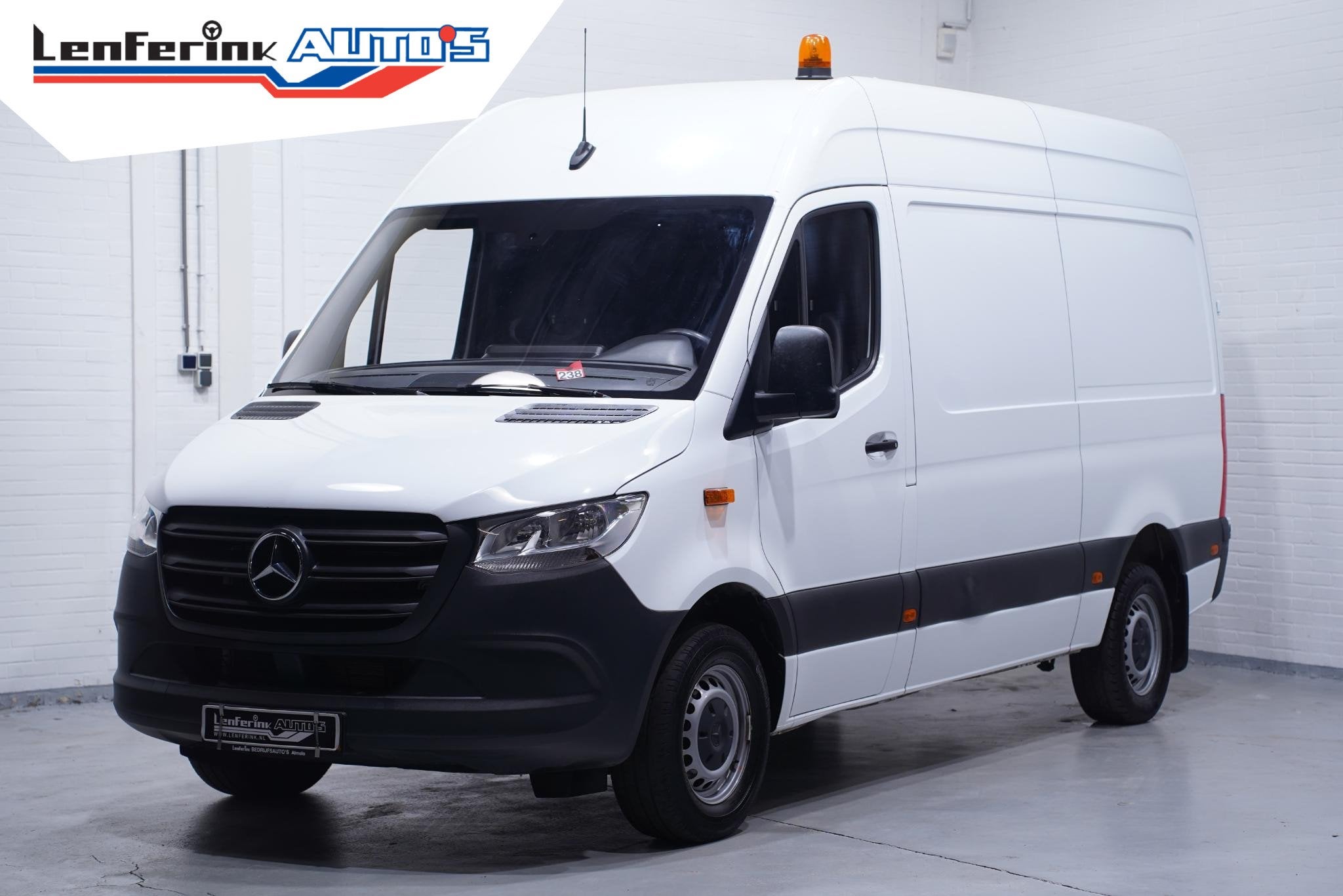 Mercedes-Benz Sprinter 317 CDI 170 pk L2H2 Navi, Laadruimte, Auto's, Bestelauto's, Achterwielaandrijving, Gebruikt, 4 cilinders