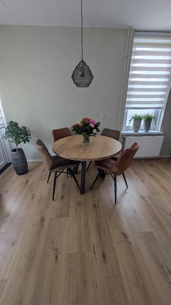 Eethoek, Ophalen, Gebruikt, 4 tot 6 stoelen