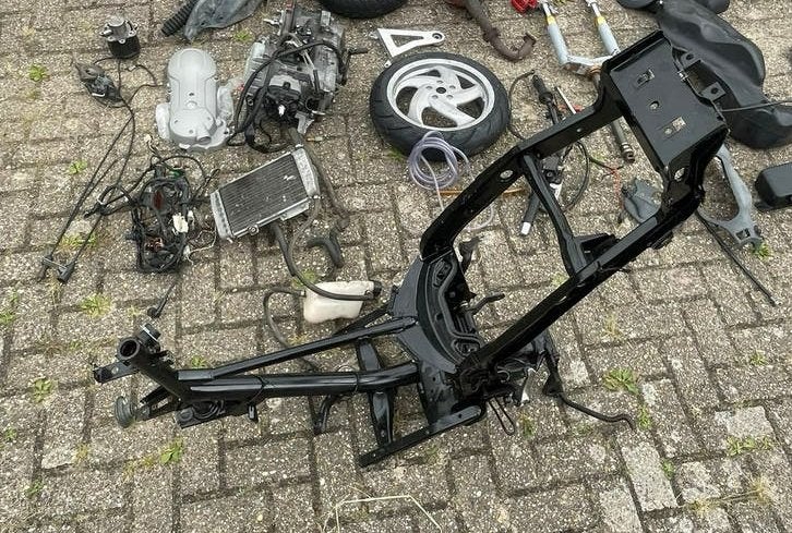 Gilera runner frame 125/180cc zeer netjes met swingarm nieuw, Ophalen of Verzenden, Zo goed als nieuw, Kap