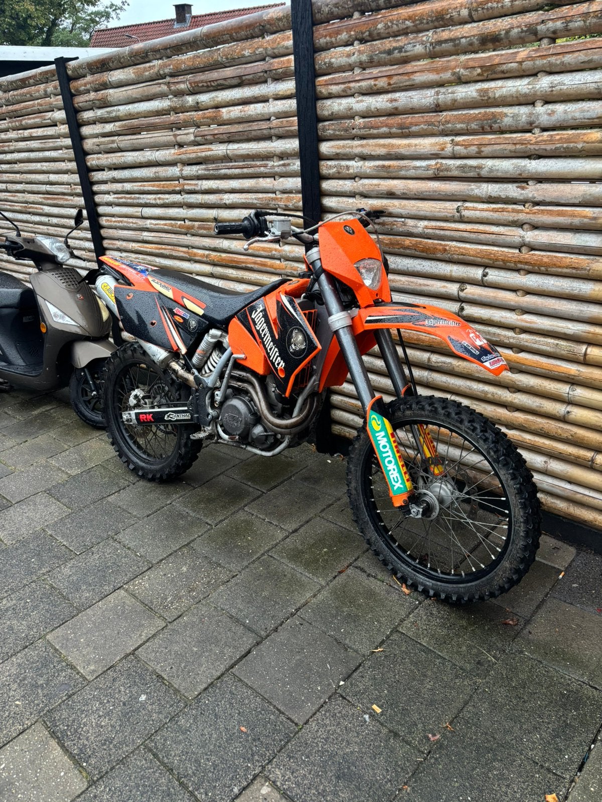 Ktm 520 exc uit 2001 staat 33 uur op de nieuwe zuiger, Particulier, Enduro, Minimaal motorrijbewijs A2, 1 cilinder