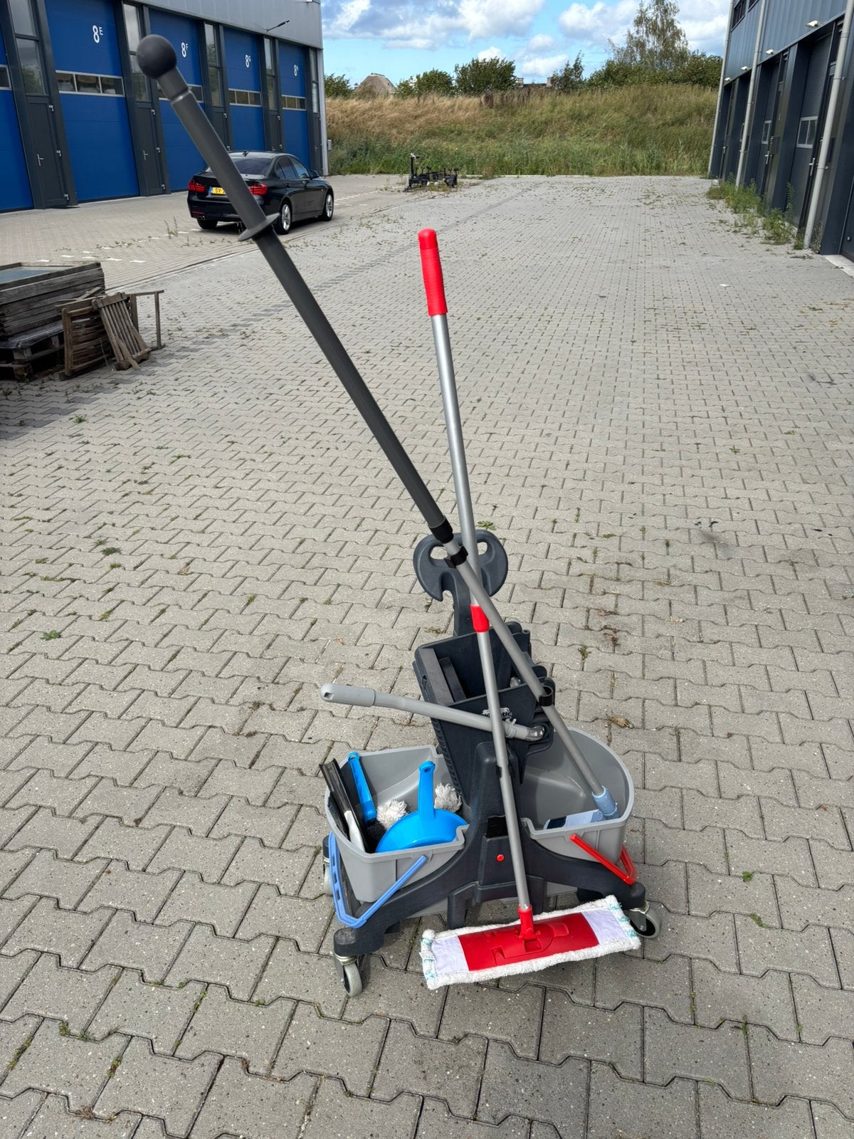 Numatic MMT1616 schoonmaakkar compleet met moppen, Ophalen