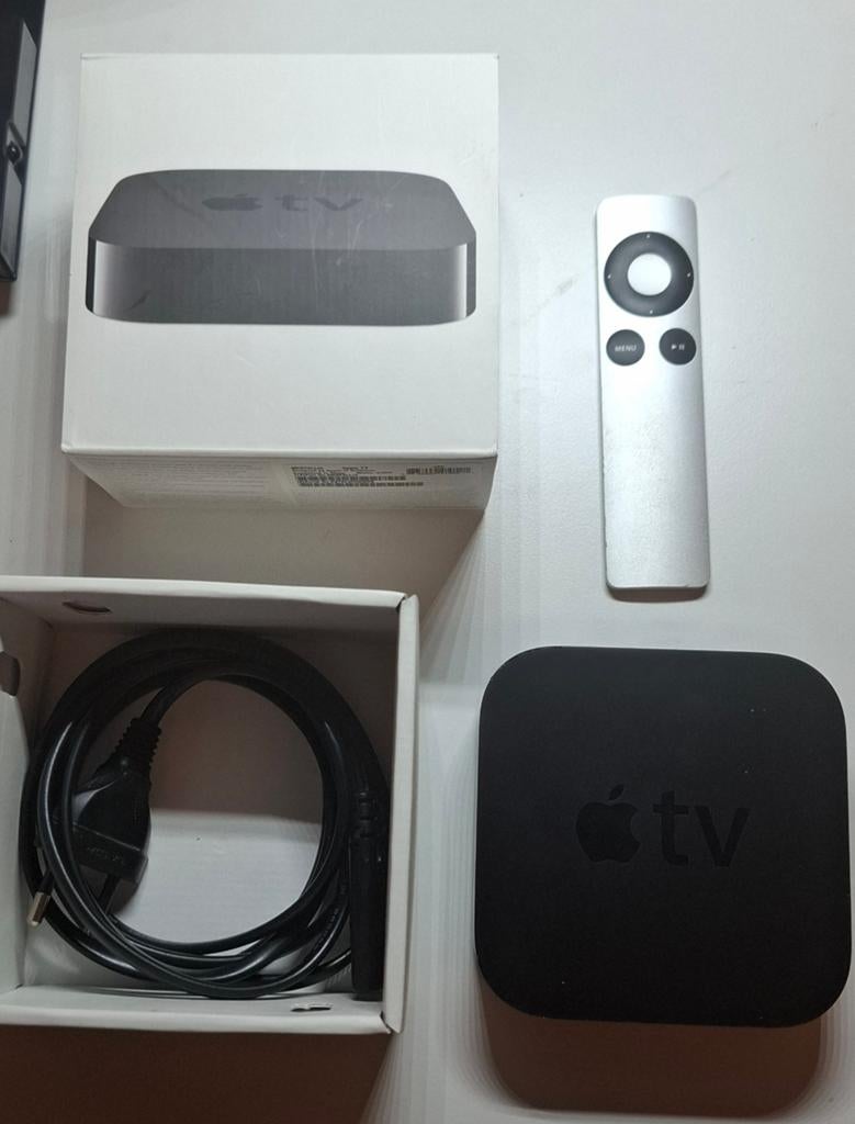 Apple TV (Model A1378) met afstandsbediening en doos, Ophalen of Verzenden, Zo goed als nieuw, Overige merken, Smart TV