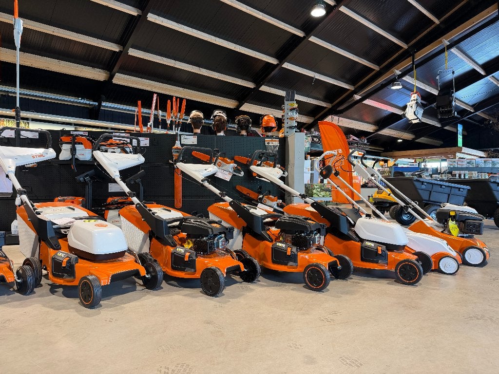 Opruiming Stihl demo grasmaaiers, verticuteermachine, enz., Tuin en Terras, Ophalen, ANDREAS STIHL NV, Accu-grasmaaier, Zo goed als nieuw