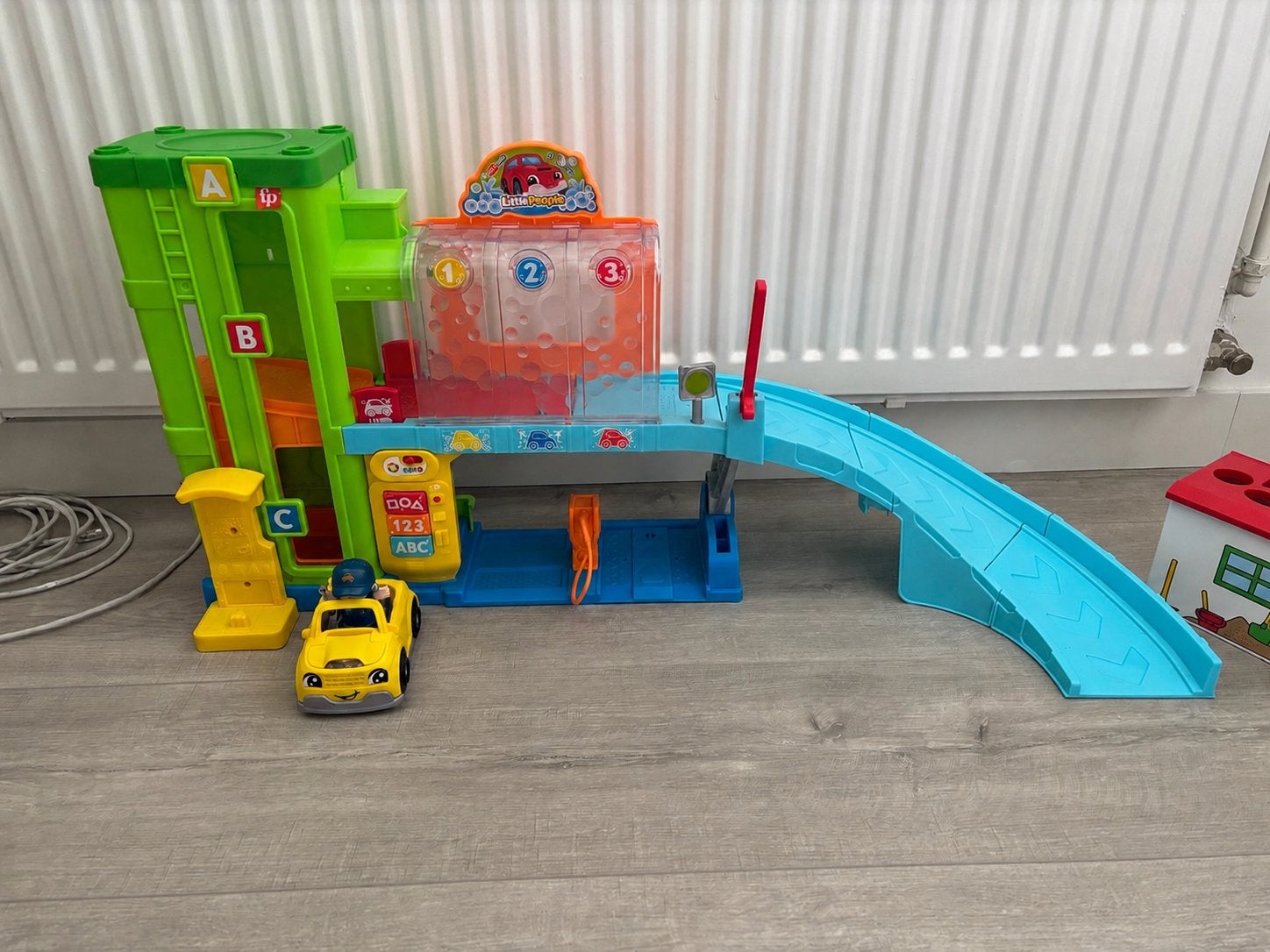 Fisher-Price Little People Garage en Wasstraat, Kinderen en Baby's, Ophalen, Zo goed als nieuw