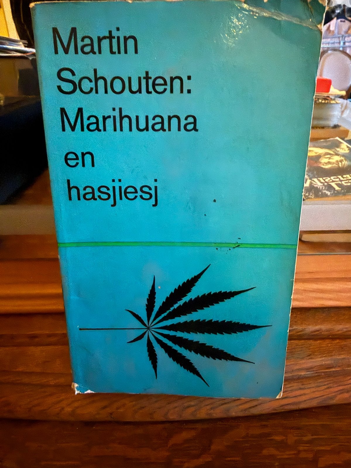 Martin Schouten: Marihuana en hasjiesj (1970), Ophalen of Verzenden, Gelezen, Martin Schouten