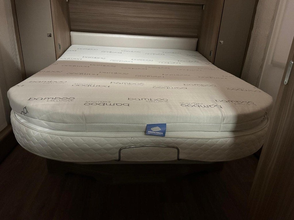 Matras queensbed Fendt caravan met topper, nieuw, Caravans en Kamperen, Ophalen, Nieuw