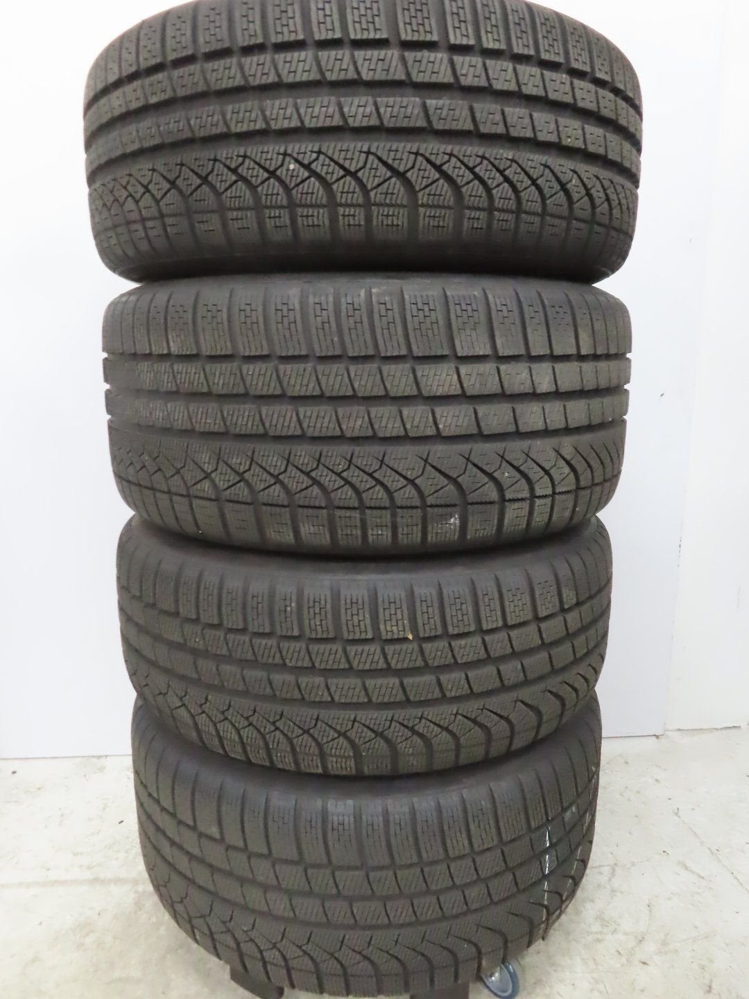 Originele Porsche Taycan 20 inch velgen met winterbanden, Auto-onderdelen, -, -, Banden en Velgen, 20 inch