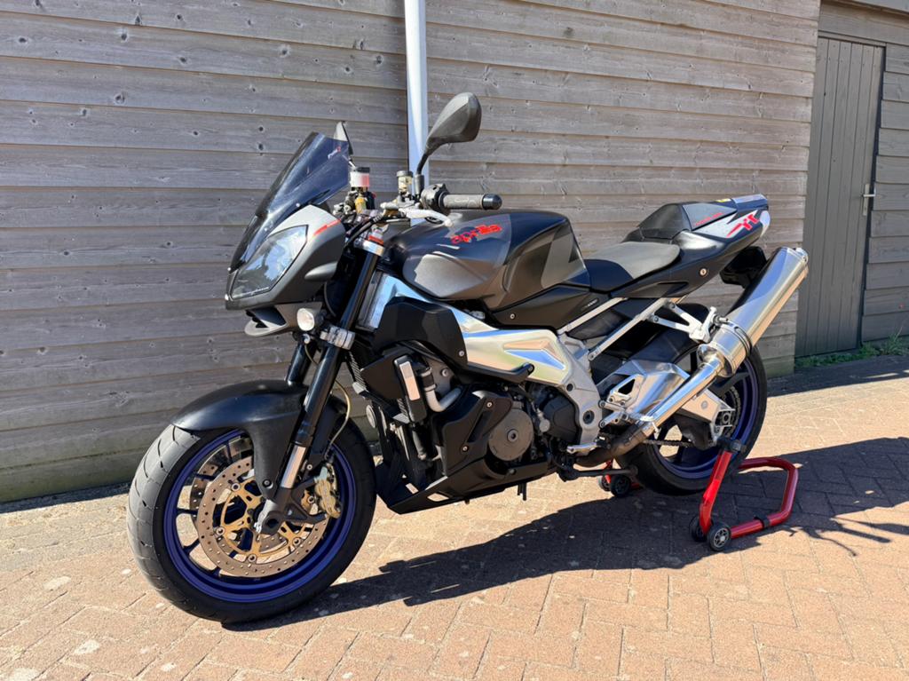 Aprilia Tuono 1000R (BJ mei 2007) Origineel Ned. motor, Motoren, 2 cilinders, Sportuitlaat, Gebruikt, Particulier