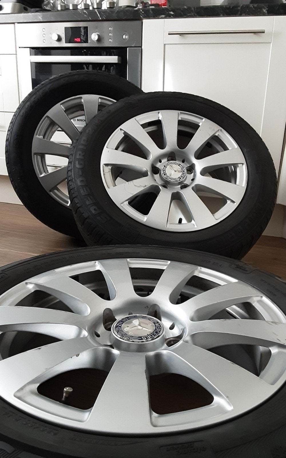Mercedes A klasse 225 / 55 velg band reserve wiel thuiskomer, Ophalen