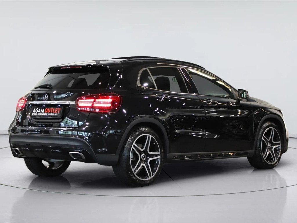Mercedes-Benz GLA 180 Business Solution AMG Night Upgrade Pa, Auto's, Mercedes-Benz, 12 maanden, Gebruikt, 4 cilinders, Leder en Stof