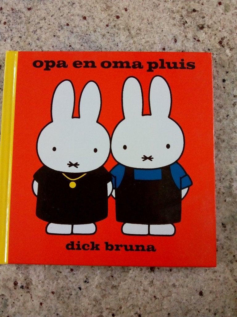 Opa en oma Pluis uit de Nijntje serie (w), Ophalen of Verzenden, Zo goed als nieuw, Fictie algemeen, Voorleesboek