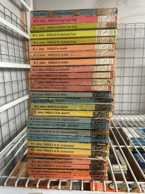 Biggles Prisma Juniores J-serie boeken, Ophalen of Verzenden, Gelezen, W.E.Johns