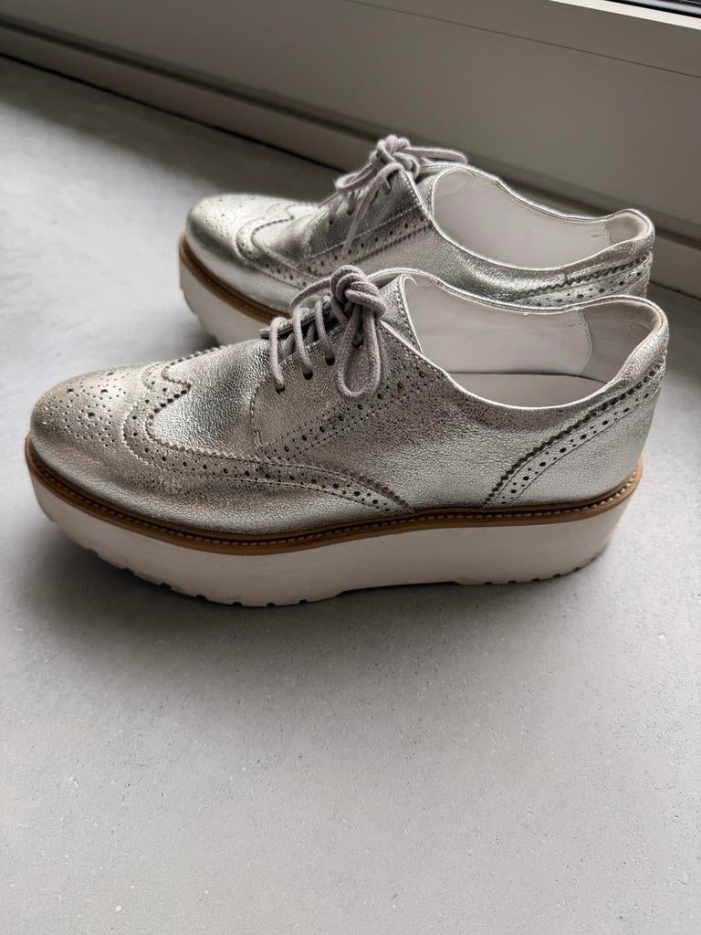 Hogan schoenen maat 37, Kleding | Dames, Schoenen, Ophalen of Verzenden, Gedragen, Overige kleuren, Schoenen met lage hakken