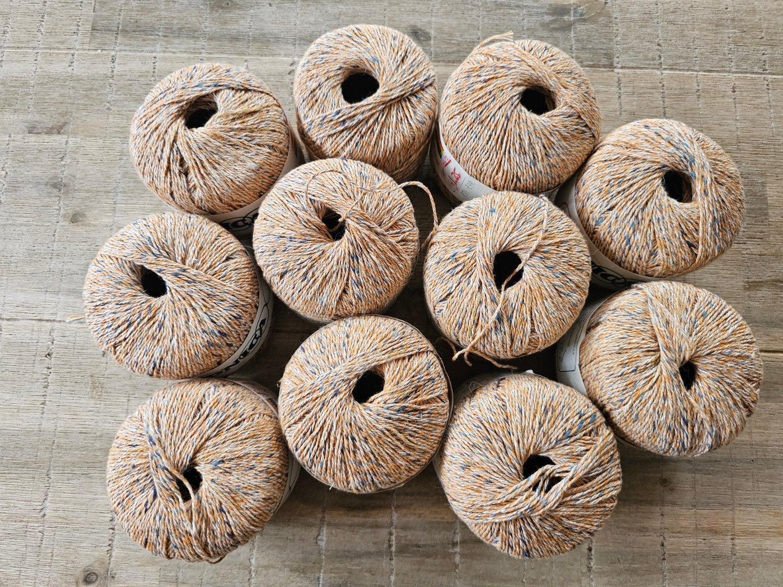 11 bollen wol, Ophalen of Verzenden, Zo goed als nieuw, Breien of Haken, Wol of Garen