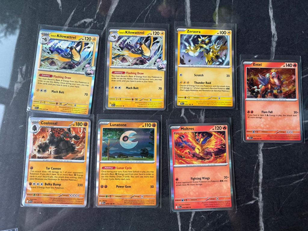 Diverse Pokémon kaarten - Kilowattrel, Zeraora, Entei, Moltr, Ophalen of Verzenden, Zo goed als nieuw, Meerdere kaarten, Foil