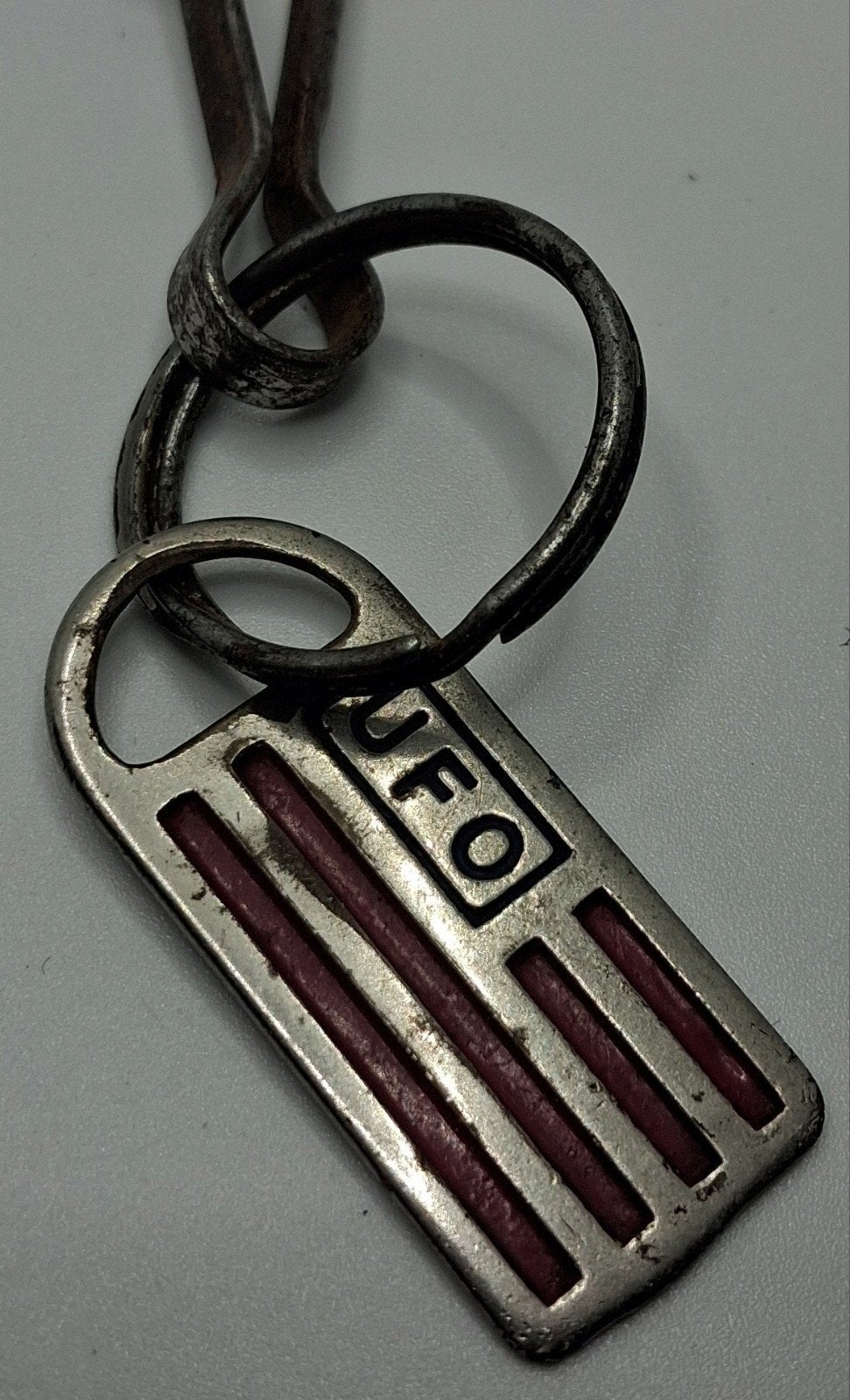 Vintage UFO sleutelhanger met karabijnhaak, Verzamelen, Ophalen of Verzenden, Gebruikt, Overige typen