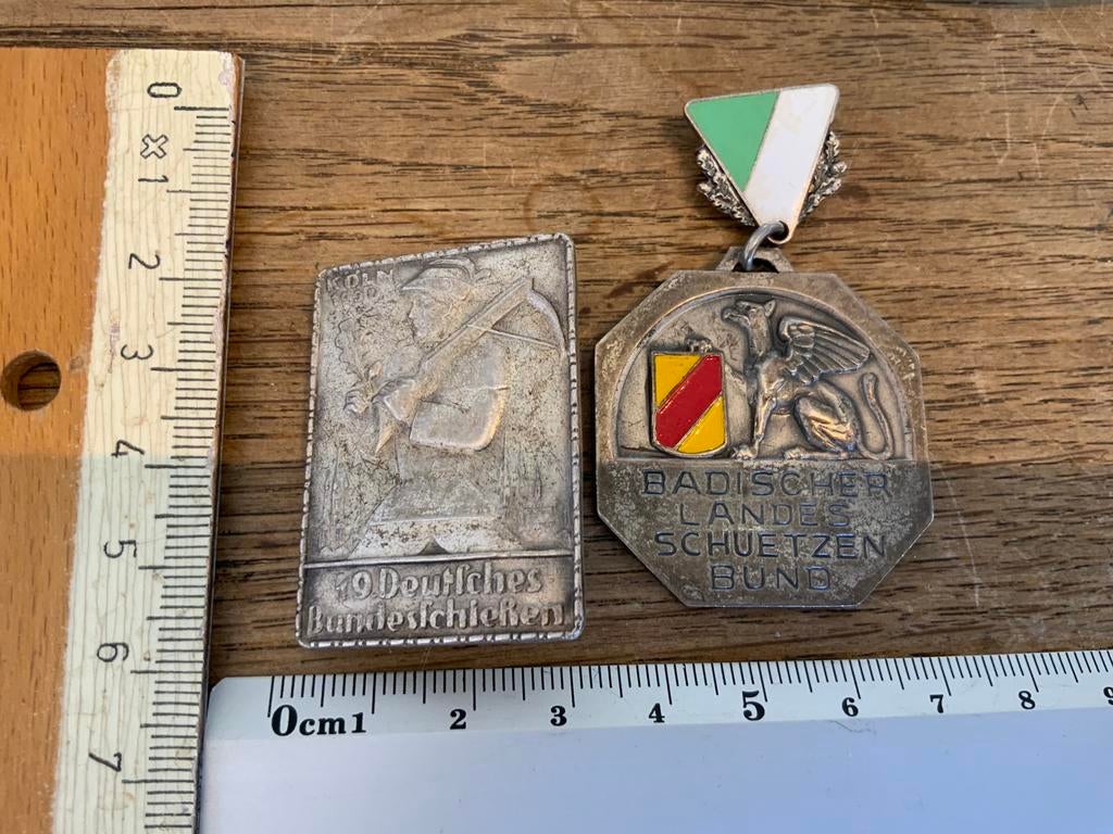 Twee Antieke Duitse Rijk Schietsport Medailles 1930 1936, Ophalen of Verzenden, Overige materialen