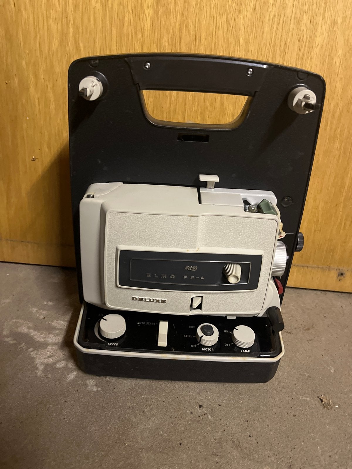 Elmo FP-A Deluxe Filmprojector (8mm), Audio, Tv en Foto, Filmrollen, Ophalen, 8mm film
