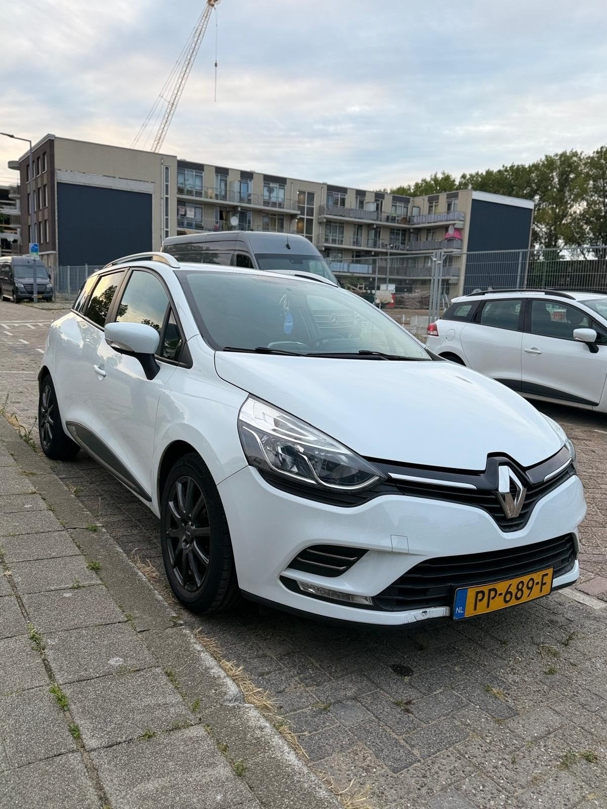 Renault Clio 0.9 TCE Estate / NW Apk / Android Auto, Auto's, Voorwielaandrijving, 898 cc, 1063 kg, Zwart