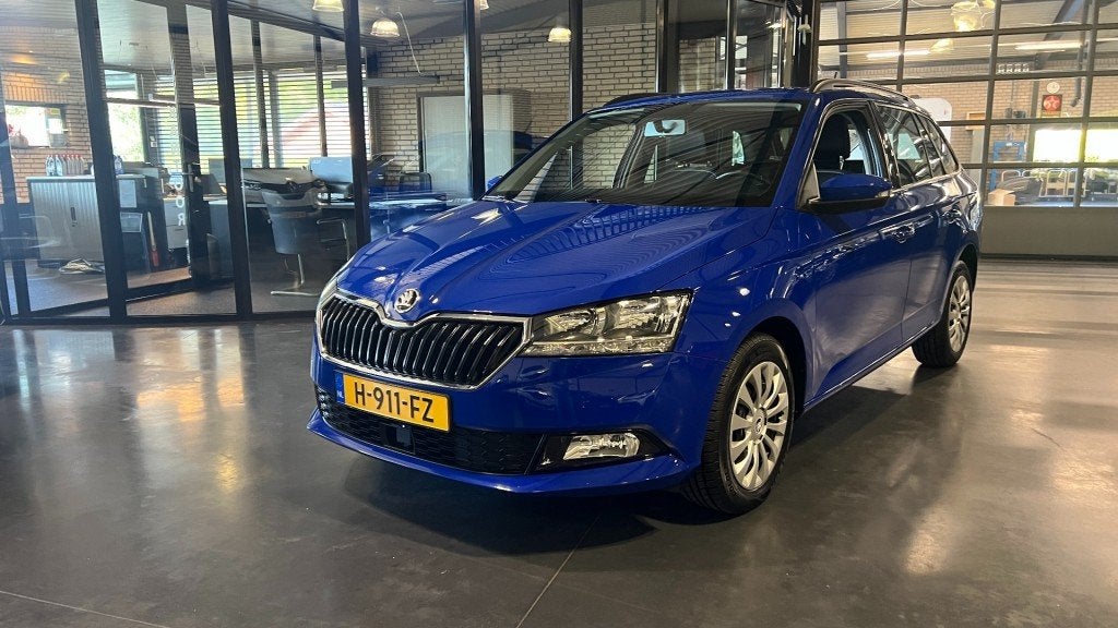 Skoda FABIA 1.0 TSI AMBITION, Auto's, Voorwielaandrijving, Gebruikt, Blauw, 49 €/maand