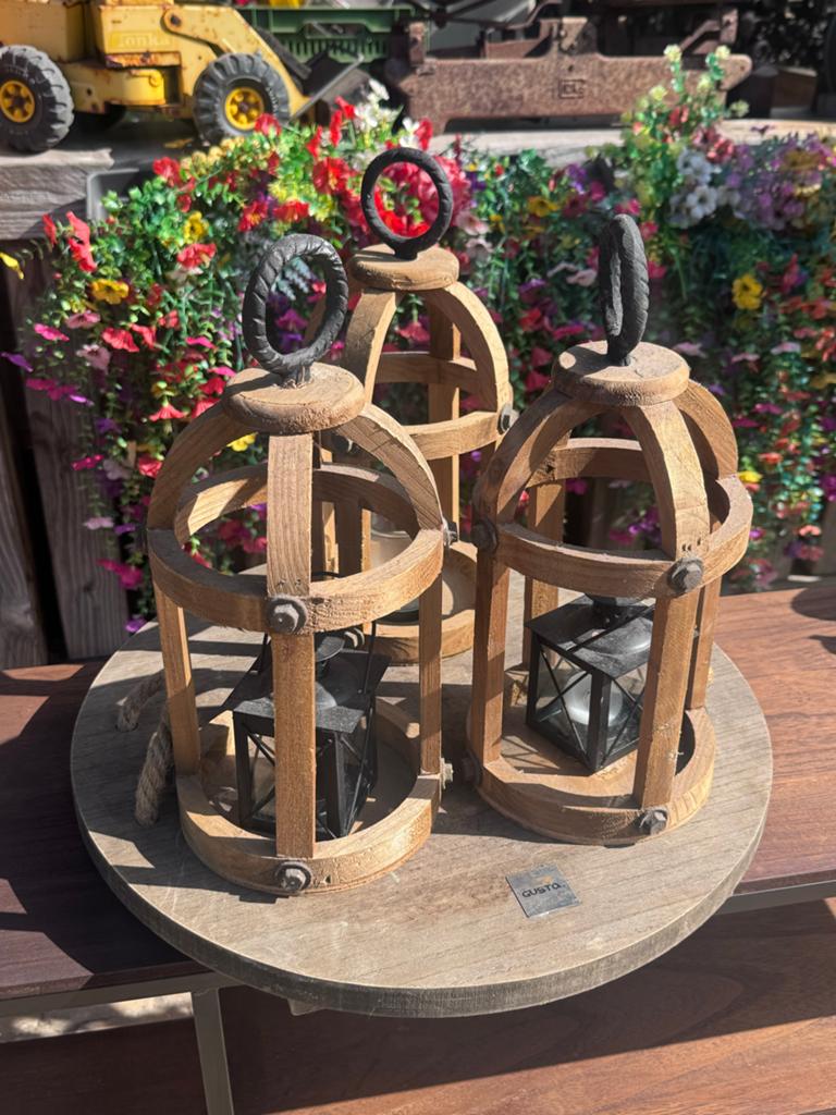 Set van 3 houten lantaarns met metalen houders, Gebruikt, Bruin, Ophalen of Verzenden, Hout