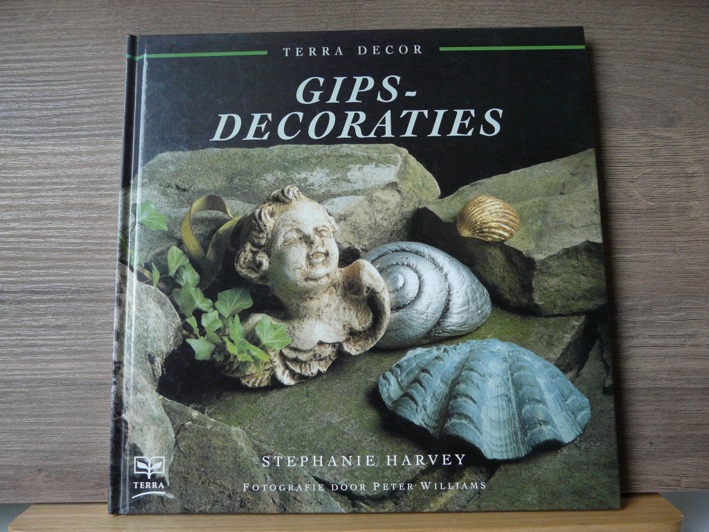 Terra Decor: Gips-Decoraties - Boek over gipsgieten, Boeken, Ophalen of Verzenden, Zo goed als nieuw, Stephanie Harvey, Kleien en Boetseren