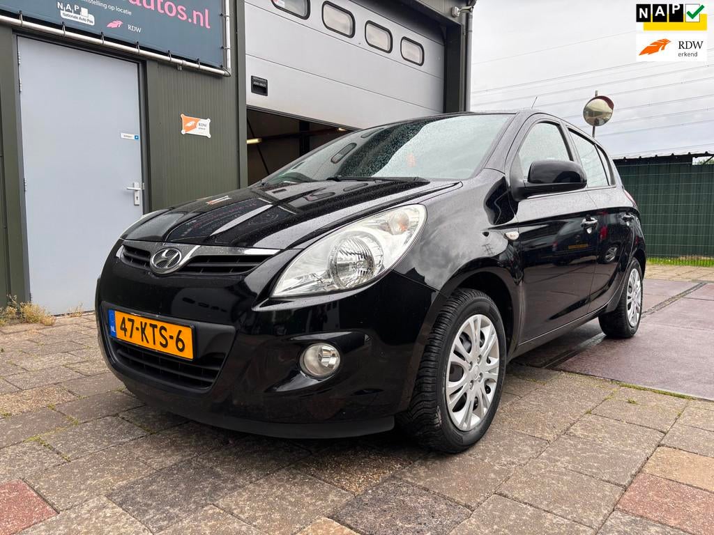 Hyundai I20 1.2i DynamicVersion Airco Nette Auto, 450 kg, Gebruikt, 31 €/maand, 4 cilinders