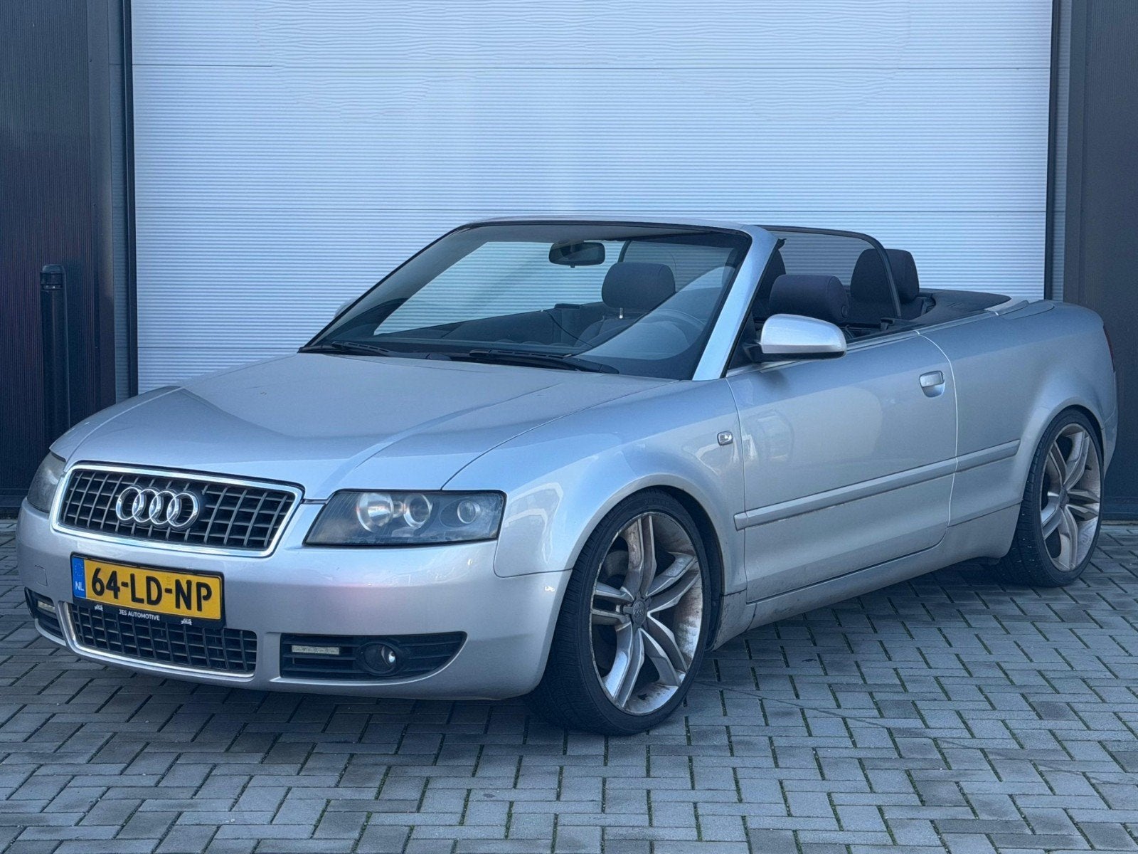 Audi A4 2.4 V6 125KW Cabrio AUT 2002 Grijs, Auto's, Stof, Cabriolet, 4 stoelen, A4