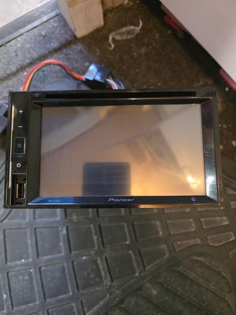 Pioneer Autoradio AVH-A240BT - Bluetooth, USB, Touchscreen, Ophalen, Gebruikt