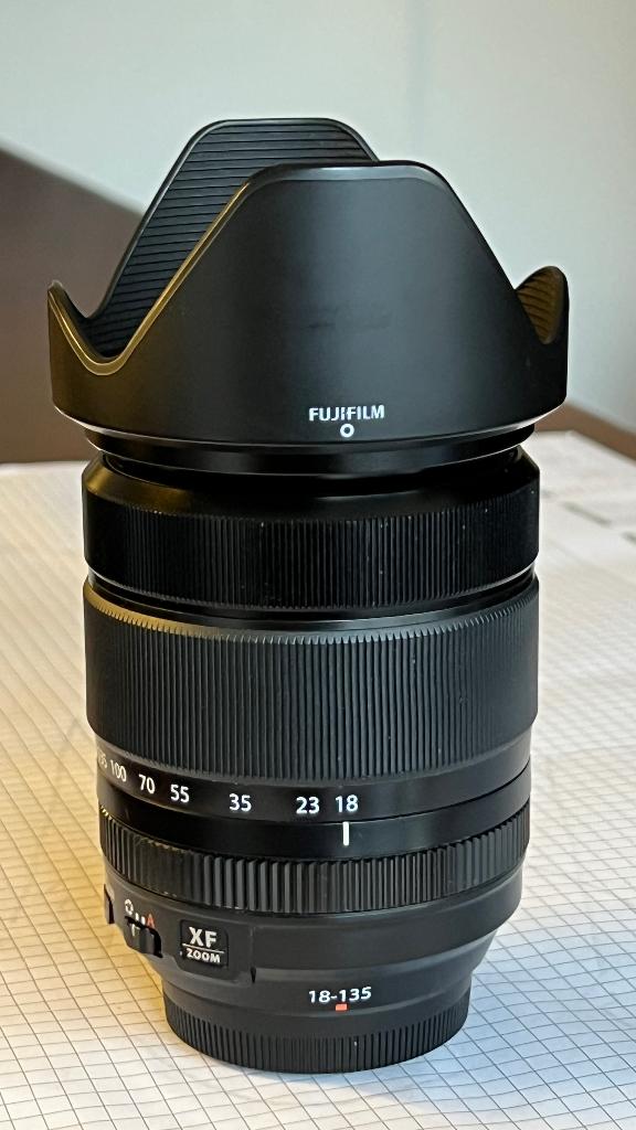Fujifilm 18-135mm f/3.5-5.6 R LM OIS WR, Ophalen of Verzenden, Gebruikt, Telelens, Zoom