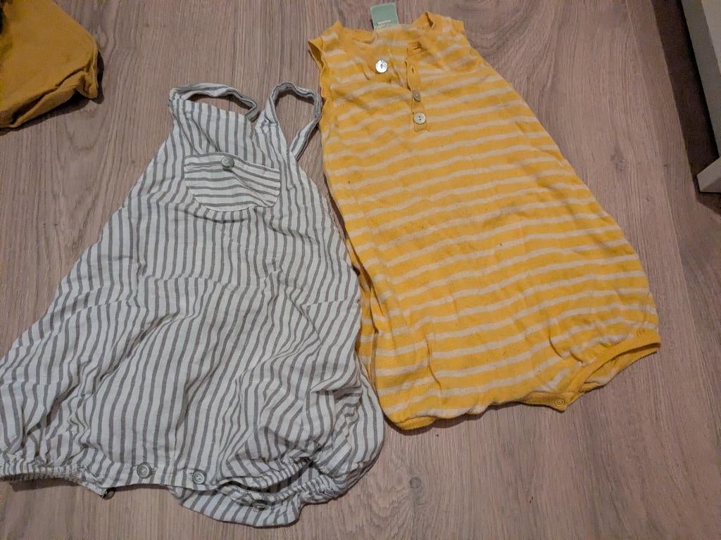 Play suits/ rompers mt 68, Kinderen en Baby's, Babykleding | Maat 68, Gebruikt, Jongetje of Meisje, Pakje, Ophalen of Verzenden