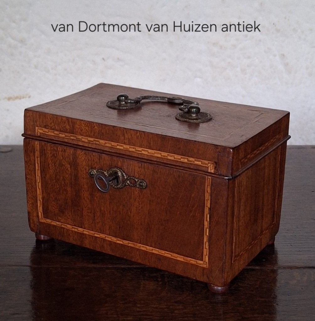 Theekistje Tea caddy 19e eeuw., Ophalen