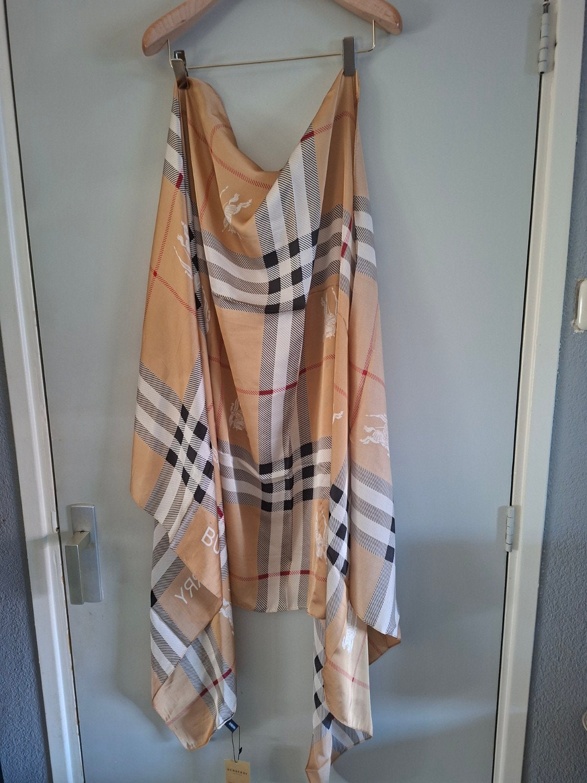 Nieuw , grote burberry sjaal, Maat 46/48 (XL) of groter, Nieuw, Ophalen of Verzenden, Burberry