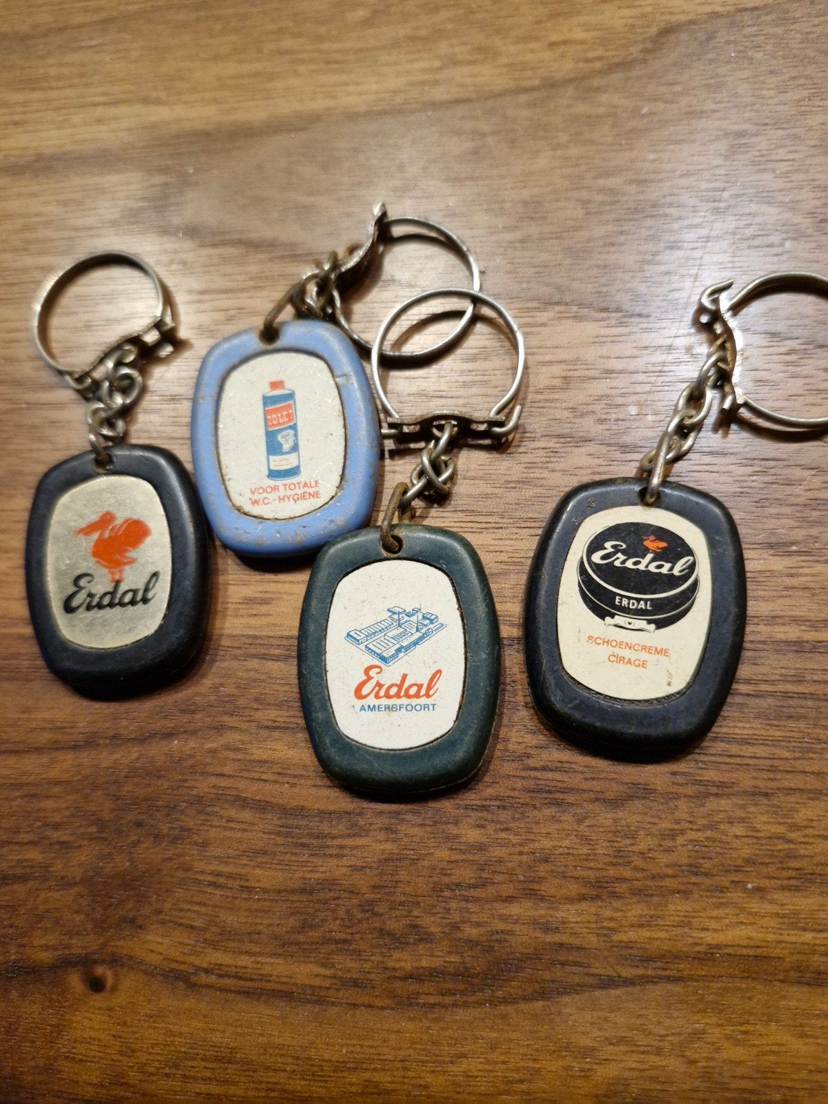 250 Vintage Erdal Sleutelhangers - Set van 4, Ophalen of Verzenden, Gebruikt, Merk