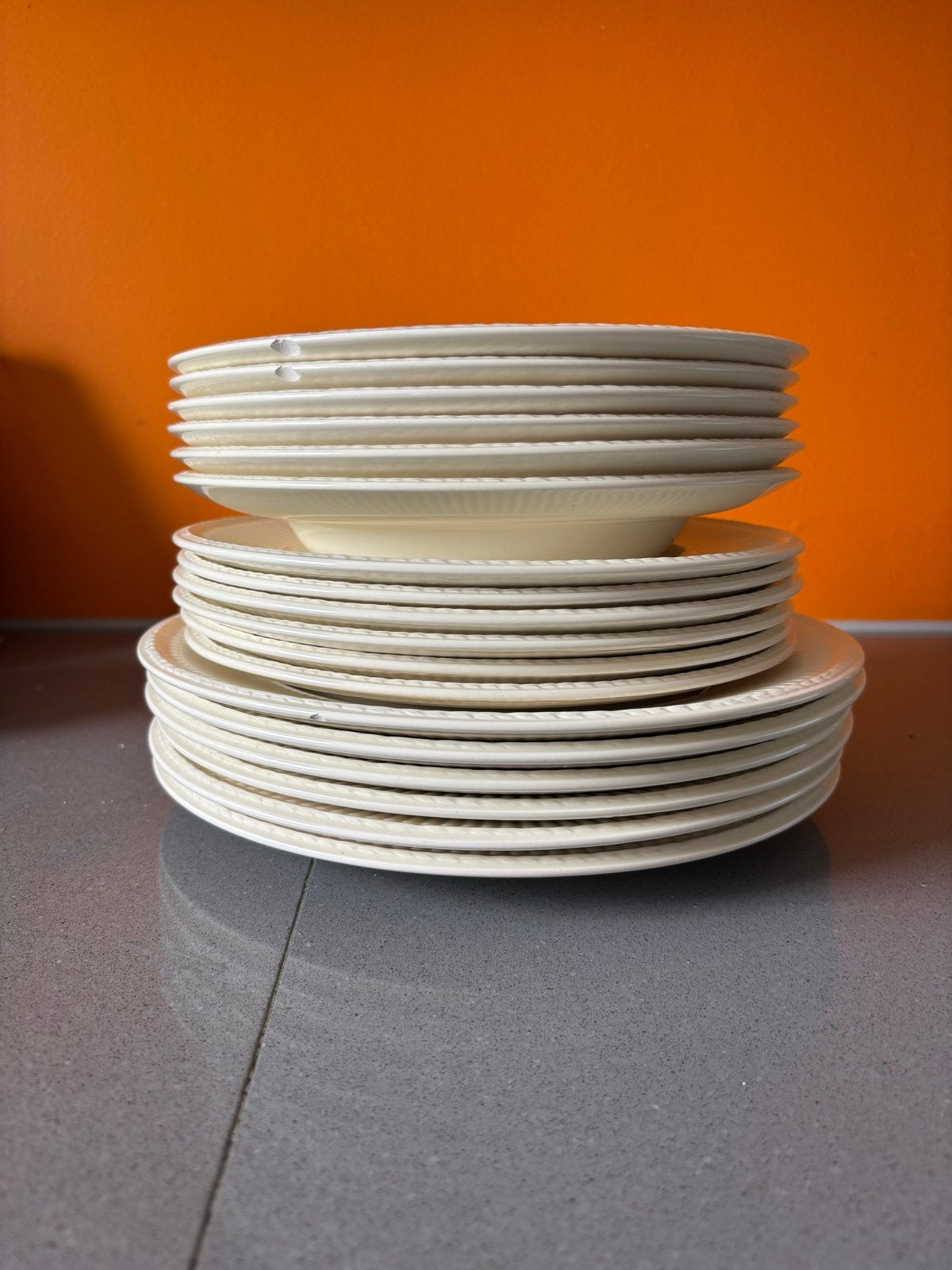 Wedgwood Edme - 6 grote, 6 kleine, zes diepe borden, Ophalen