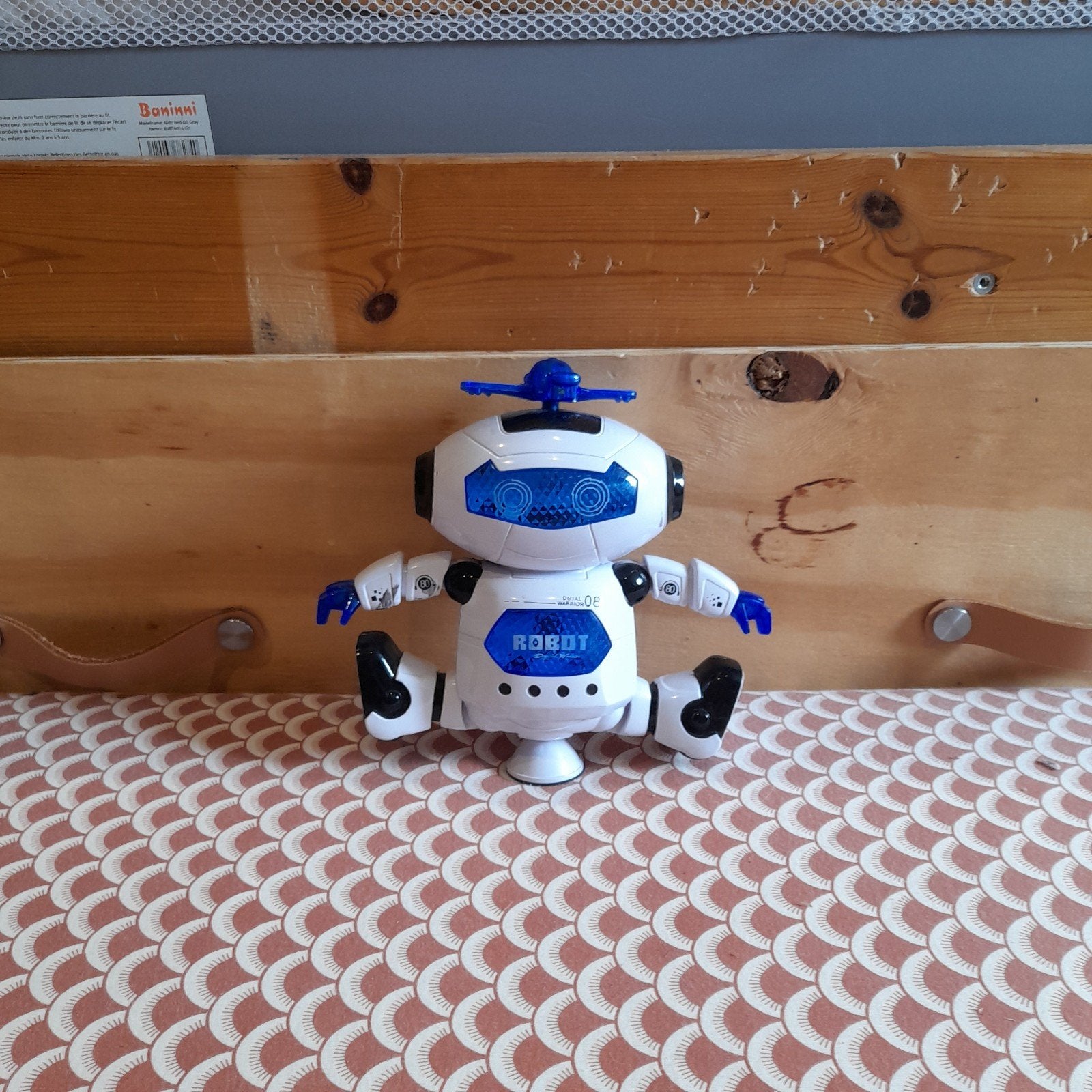 Dansende en zingende robot met lichtjes, Ophalen of Verzenden