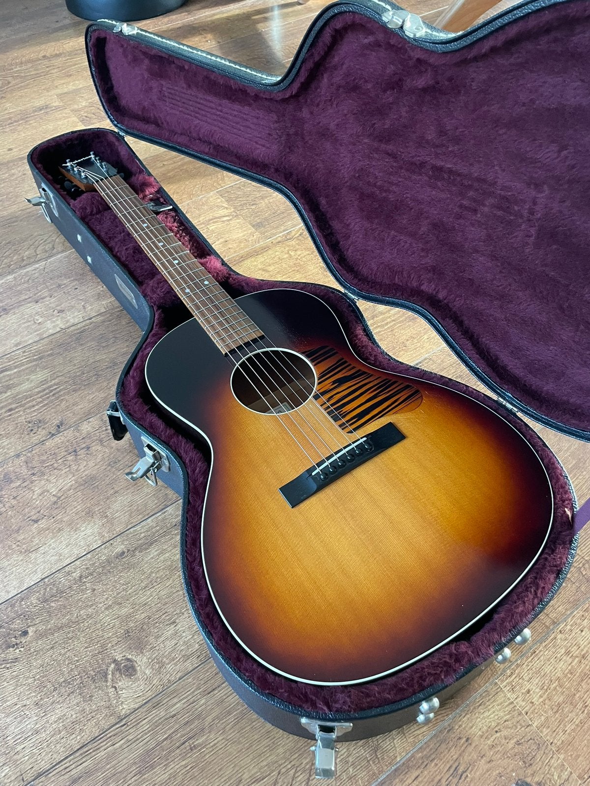 Waterloo WL-14X, Ophalen of Verzenden, Gebruikt, Western- of Steelstringgitaar, Met koffer