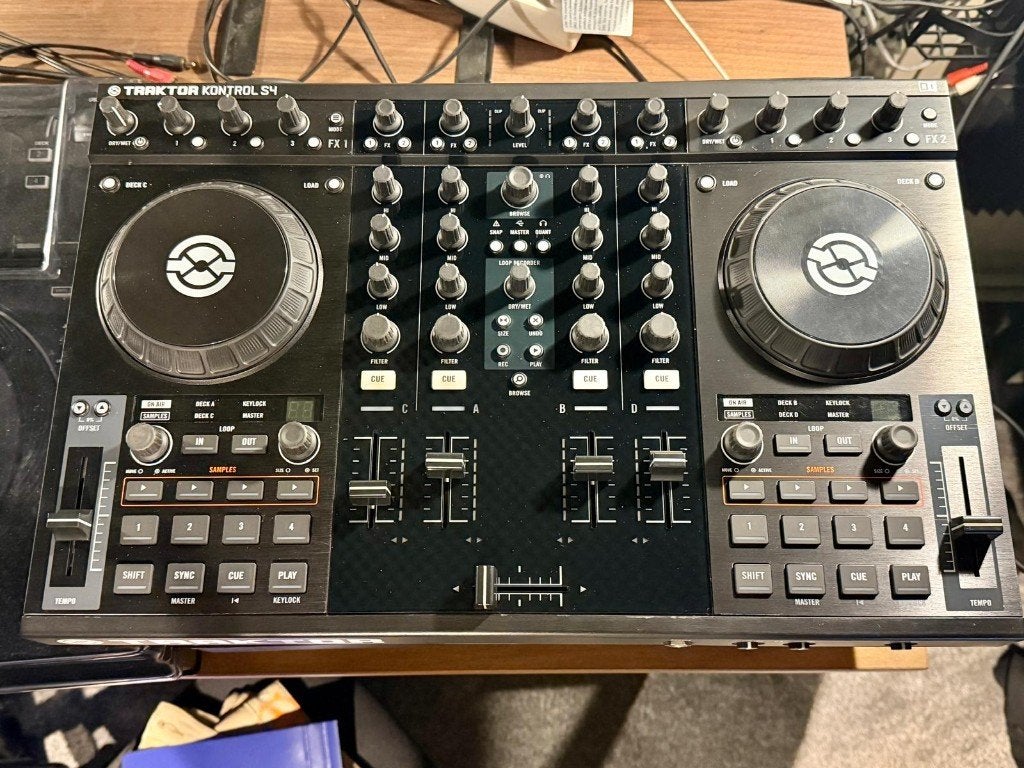 Traktor Kontrol S4, Muziek en Instrumenten, Ophalen of Verzenden, Zo goed als nieuw, Dj-set, Overige merken