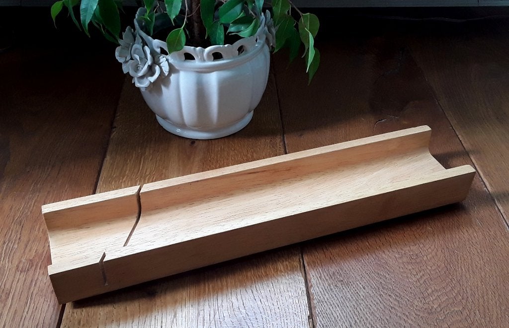 Stokbroodplank - met inkeping om stokbrood te snijden, Snij-/serveerplank, Ophalen of Verzenden, Zo goed als nieuw, Hout